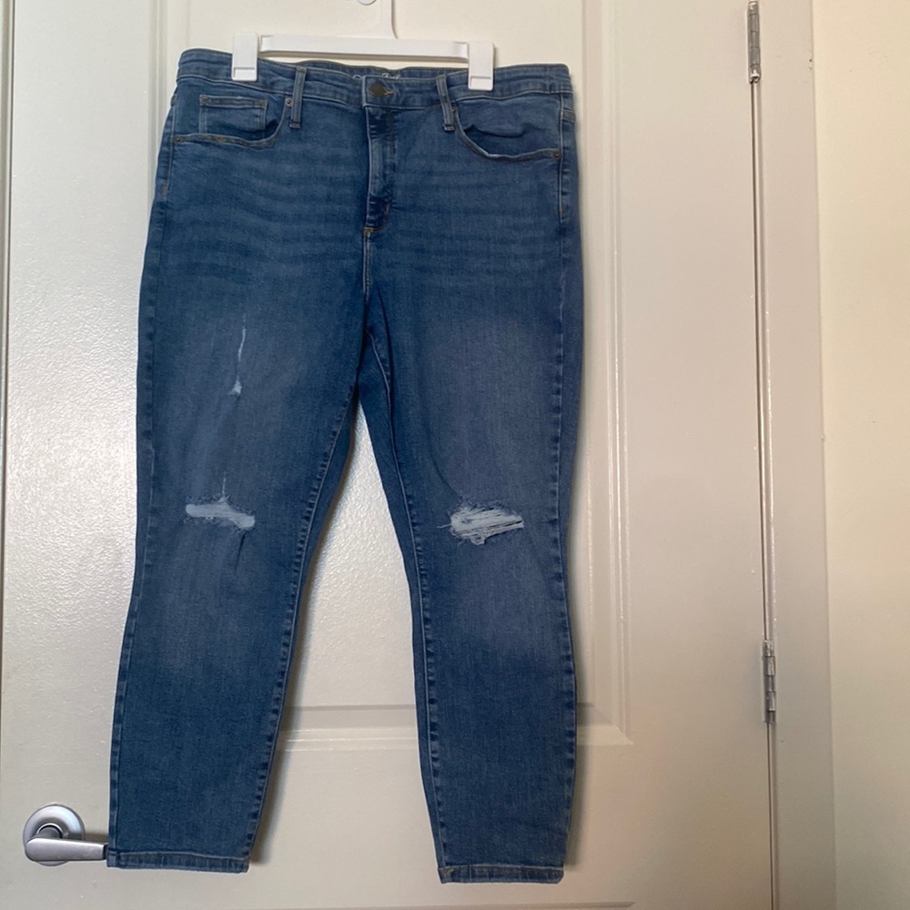 (NWOT) Universal Thread High Rise Skinny Cropped Distressed Jean, Size 18